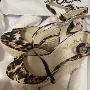 Women’s Alice & Olivia leopard wedges . Size 7.5. Never worn. No imperfections.
